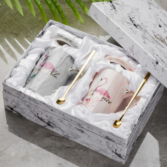 Ly Cặp Tình Yêu Hình Hồng Hạc Hồng Kèm Hộp Qùa Và Thìa Mạ Vàng, Set Cốc Ly Cặp Hồng Hạc Món Qùa Valentime Đẹp