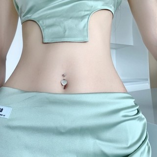 Khuyên rốn hình trái tim