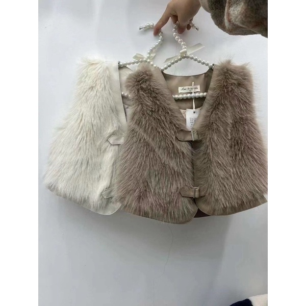 Áo gile phối da cá tính cho bé gái