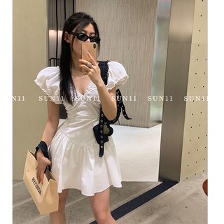 Váy xếp ly cổ chữ v tay phồng chân váy công chúa eo bó