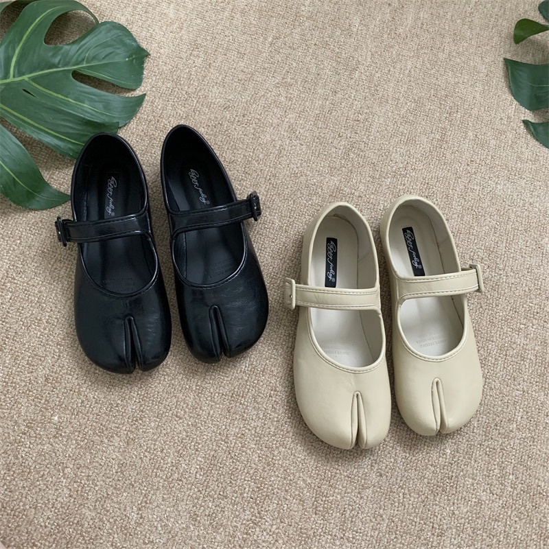 Giày móng ngựa quai ngang phong cách retro