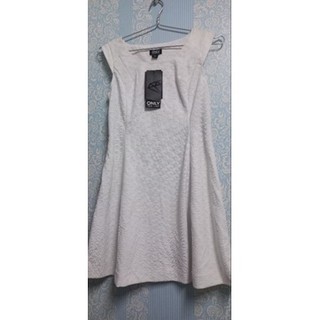 đầm body vero L