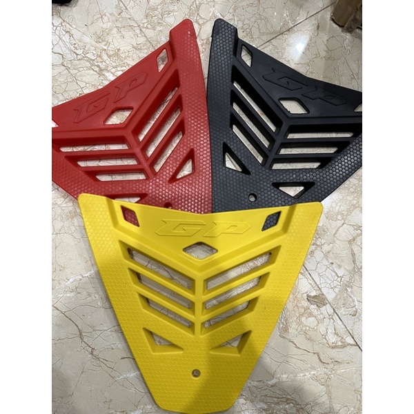 Tam giác chắn bùn xe exiter 135/150