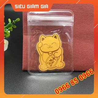 Miếng dán Mèo Thần Tài cho điện thoại.