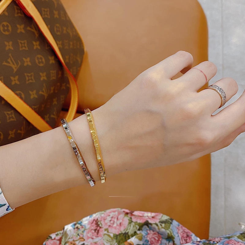 Vòng tay titan cao cấp không gỉ thiết kế đơn giản thời trang thanh lịch cho nam nữ