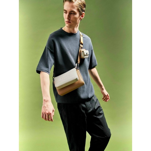 Túi đeo chéo Pedro phong cách cá tính