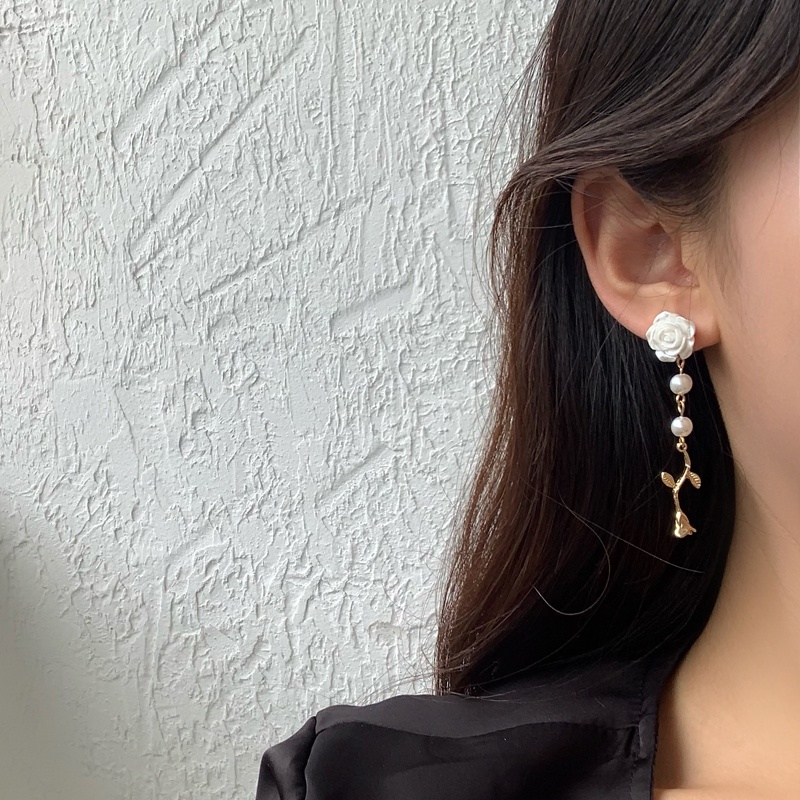 Khuyên tai kẹp không bấm lỗ chốt cố định K093 bằng hợp kim mạ vàng bất đối xứng hình bông hoa cánh bướm dáng dài Leous