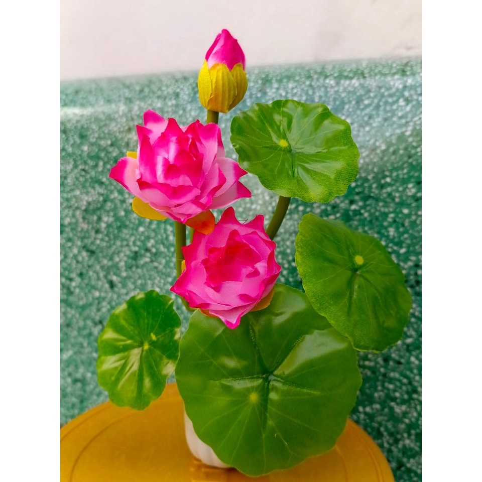 Chậu hoa sen mini VI094 (2 bông 1 nụ, cành cao25cm, kích thước chậu 3,5X3,5 cm), hoa giả trang trí