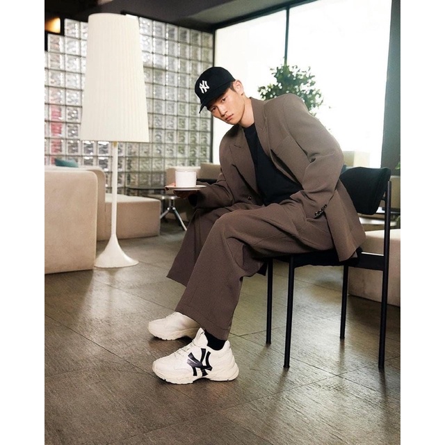 Giày MLB be chữ NY đen