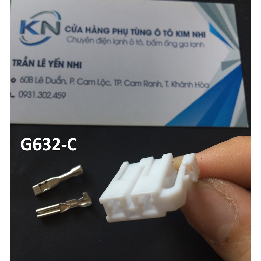 G632-Giắc cắm đầu nối ô tô 2 lỗ màu trắng 2.2mm