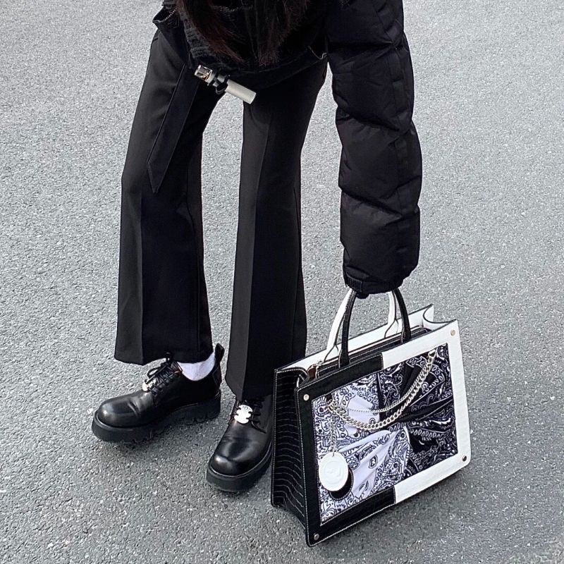 Túi da cầm tay đeo chéo hoạ tiết đen trắng sang trọng kèm hình thật