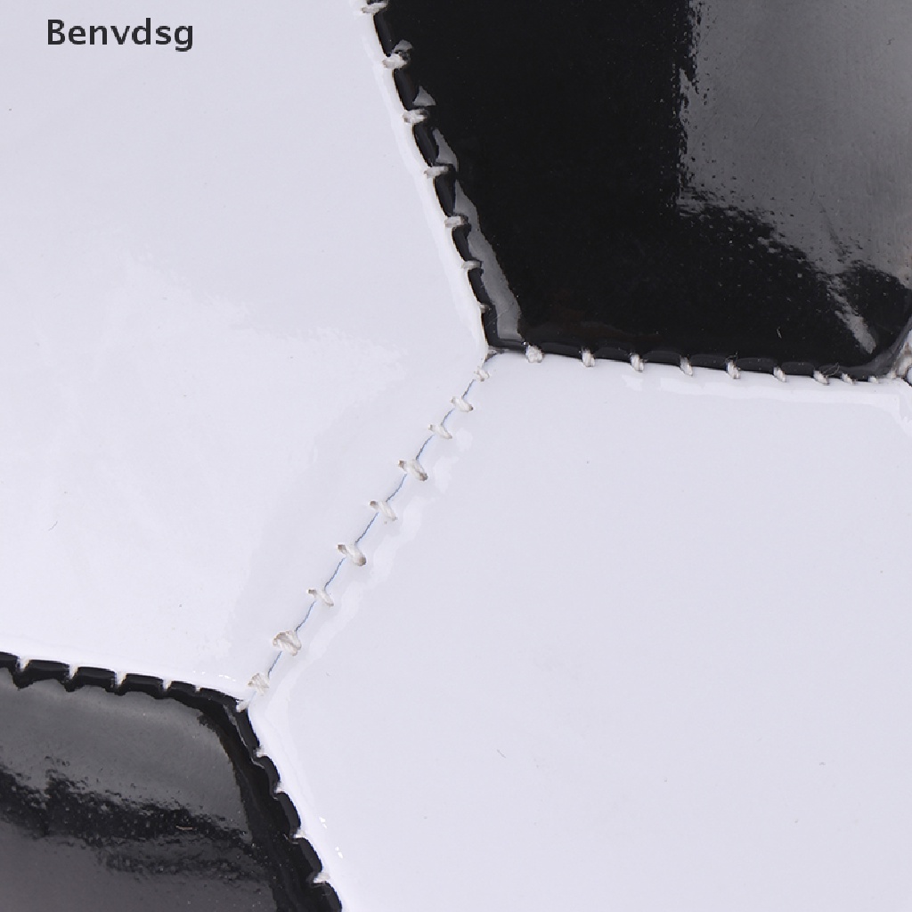 1 Quả Bóng Đá Bằng Nhựa PVC Size 2 Màu Trắng Đen Cổ Điển Dành Cho Bé