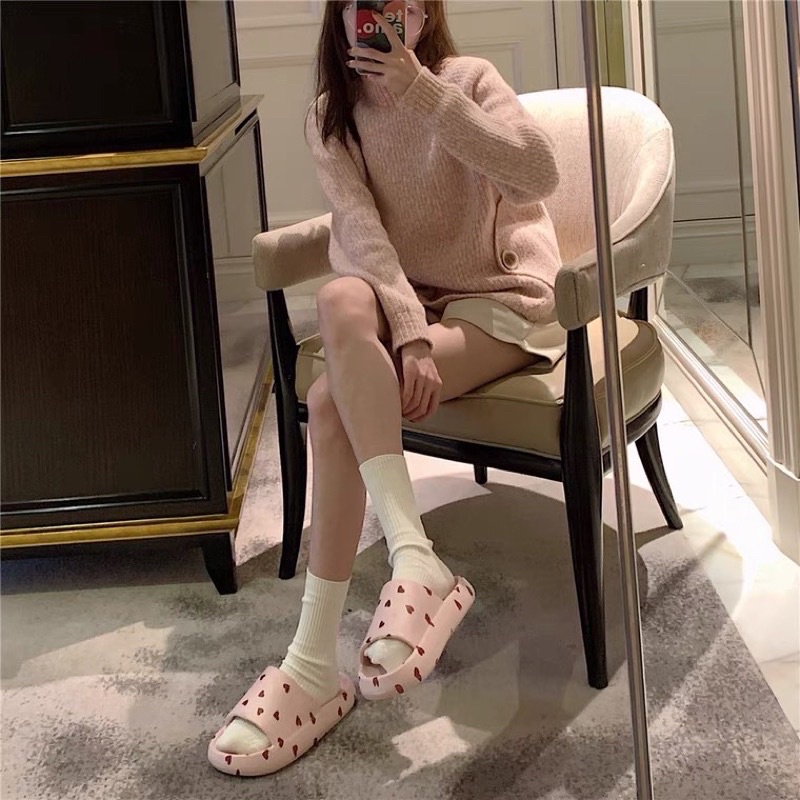 Dép quai ngang đế bánh mì hoạ tiết trái tim siêu nhẹ êm chân phong cách dễ thương dành cho nữ