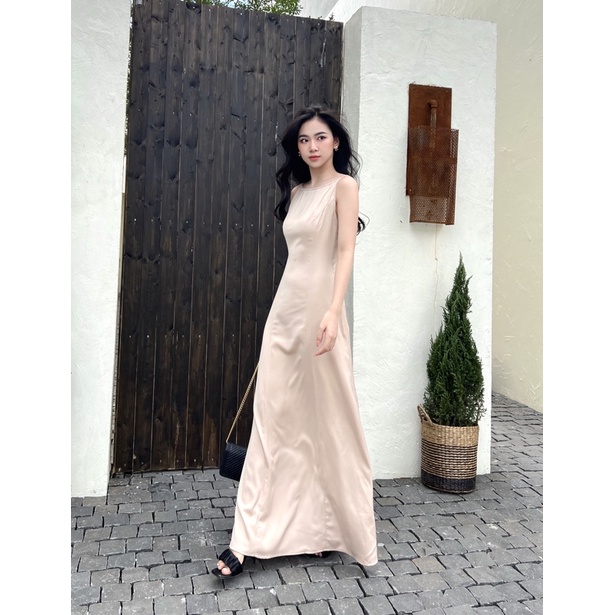 Touch of silk Dress - Váy lụa maxi hai dây khoét lưng sang trọng - THIẾT KẾ BỞI IAMCOCO.OFFICIAL