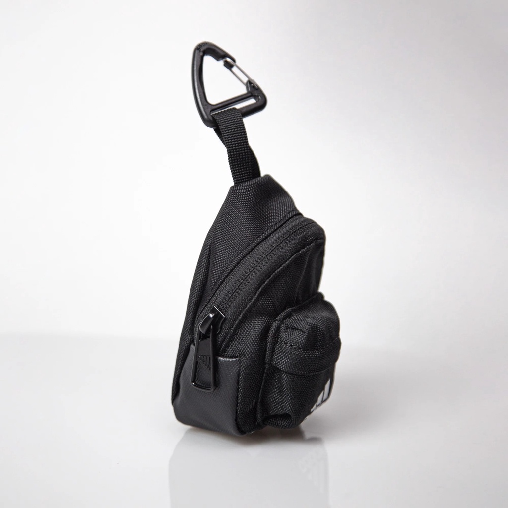 Móc khoá balo Adidas đựng đồ nhỏ gọn vào chìa khoá xe