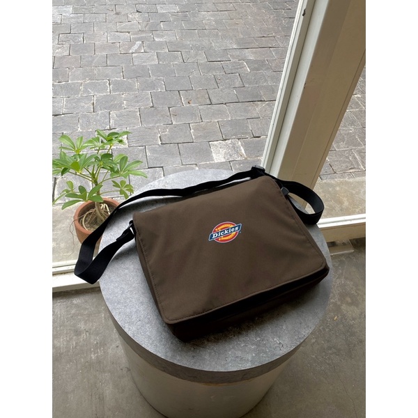 Túi đeo chéo Dickies Local Brand