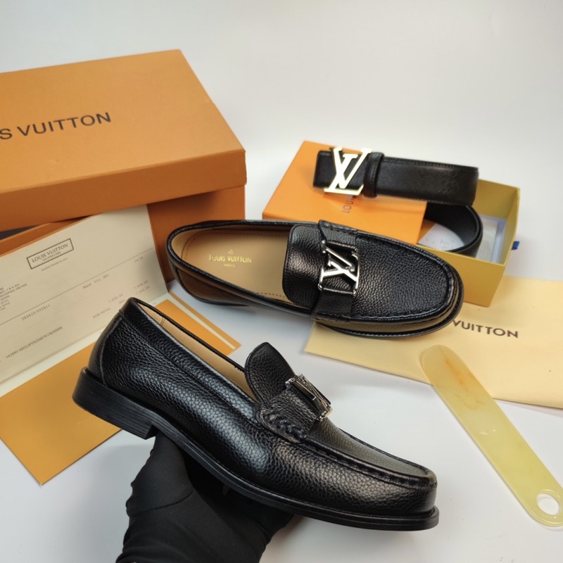 Giày lười nam da bò, giày loafer nam LV cao cấp da hạt, đế cao, lót vàng, khóa to – STORE III