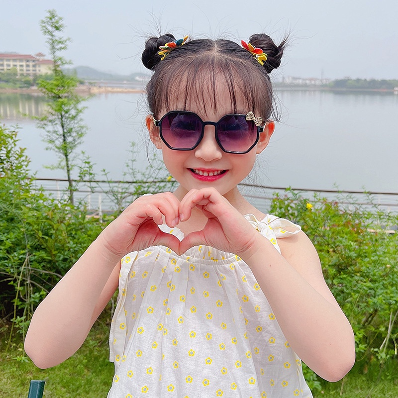 Kính râm trẻ em chống nắng chống bụi cho bé thiết kế thêm chi tiết nơ xinh xắn dễ thương