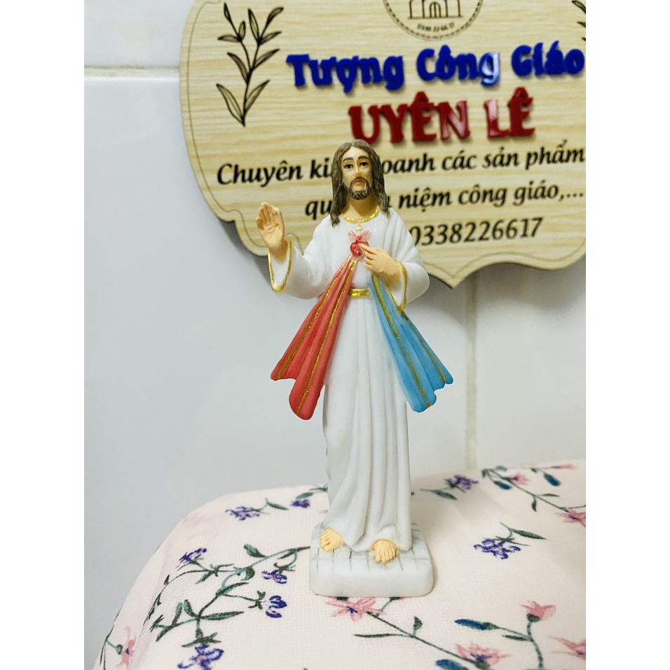 Tượng gốm sứ Chúa Thương Xót 10cm màu để bàn, để ô tô Victoria - Quà tặng Công Giáo