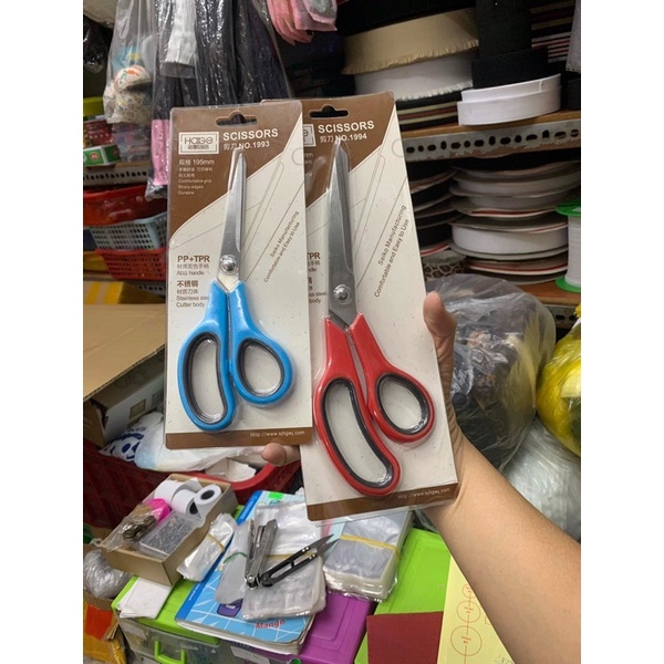 Kéo gia dụng, cắt vải cán nhựa 20cm và 25cm.