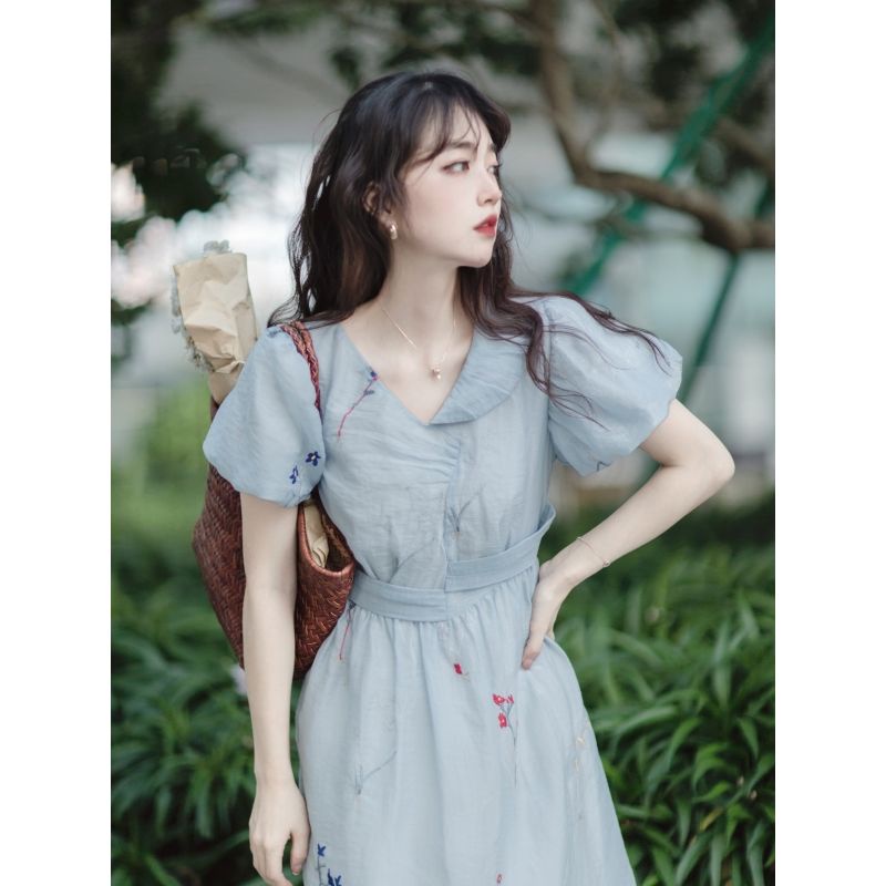 Đầm midi  Lửng Tay Ngắn Thêu Hoa Nhỏ Màu Xanh Dương Thời Trang Mùa Hè 2023