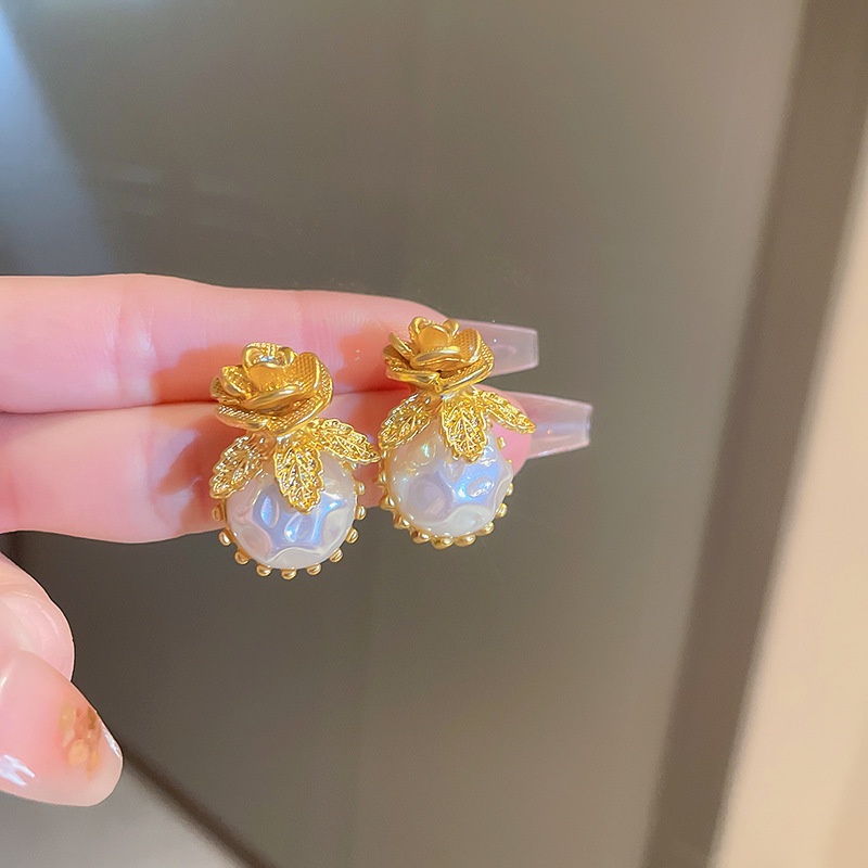 Bông Tai Hình Hoa Đính Ngọc Trai Thiết Kế Độc Đáo Sang Trọng