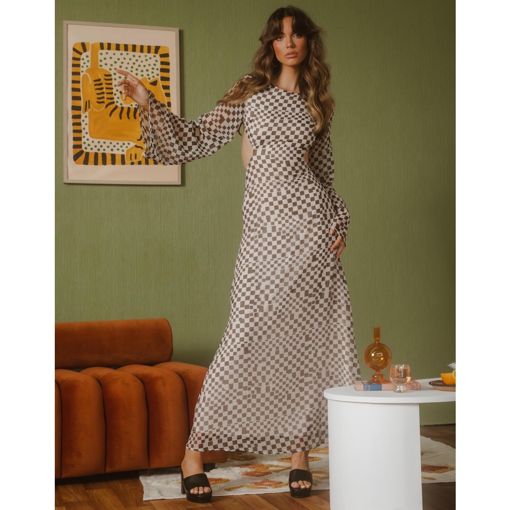 Đầm Dài Cổ Tròn Hở Lưng Tay Loe In Họa Tiết Kẻ Ô Cho Nữ