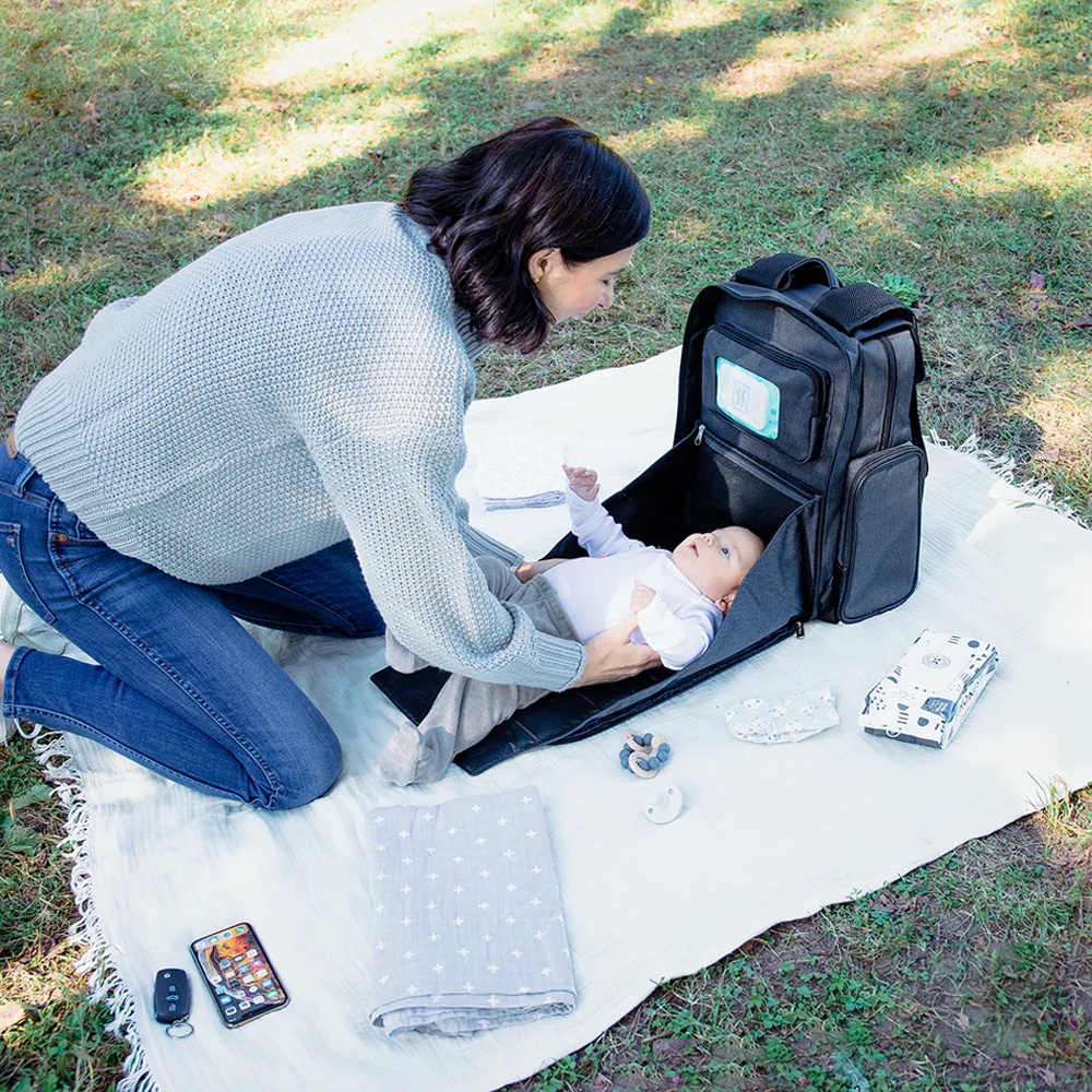 Balo bỉm sữa Baby Brezza Ultimate Changing Station, balo thiết kế cho mẹ bỉm sữa cao cấp của Mỹ
