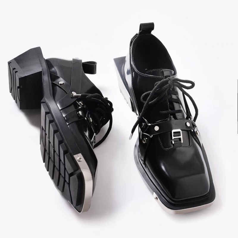 Giày loafer mũi vuông phối dây đai đinh tán đế cao 6cm Punk Retro FOOTMADE