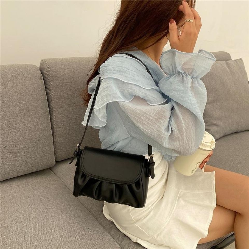 Túi Xách Đeo Vai / Kẹp Nách Hình Đám Mây Chất Liệu Sáp Mềm Mại Thời Trang Dành Cho Nữ