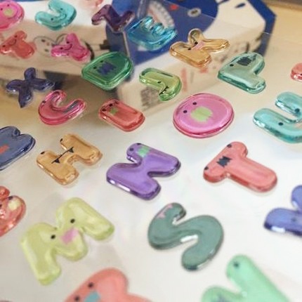 Miếng Dán 3D Hình Chữ Cái / Số Dễ Thương Dùng Trang Trí Chai Nước / Điện Thoại DIY