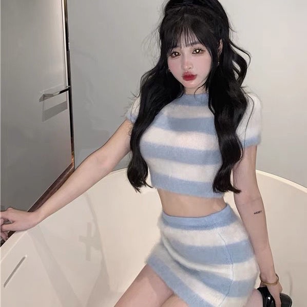 Bộ Áo Sweater Kẻ Sọc Phối Chân Váy Ôm Hông Thời Trang Mùa Xuân Mới 2022 Cho Bạn Gái