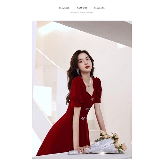 Tag đá cài áo cực sang