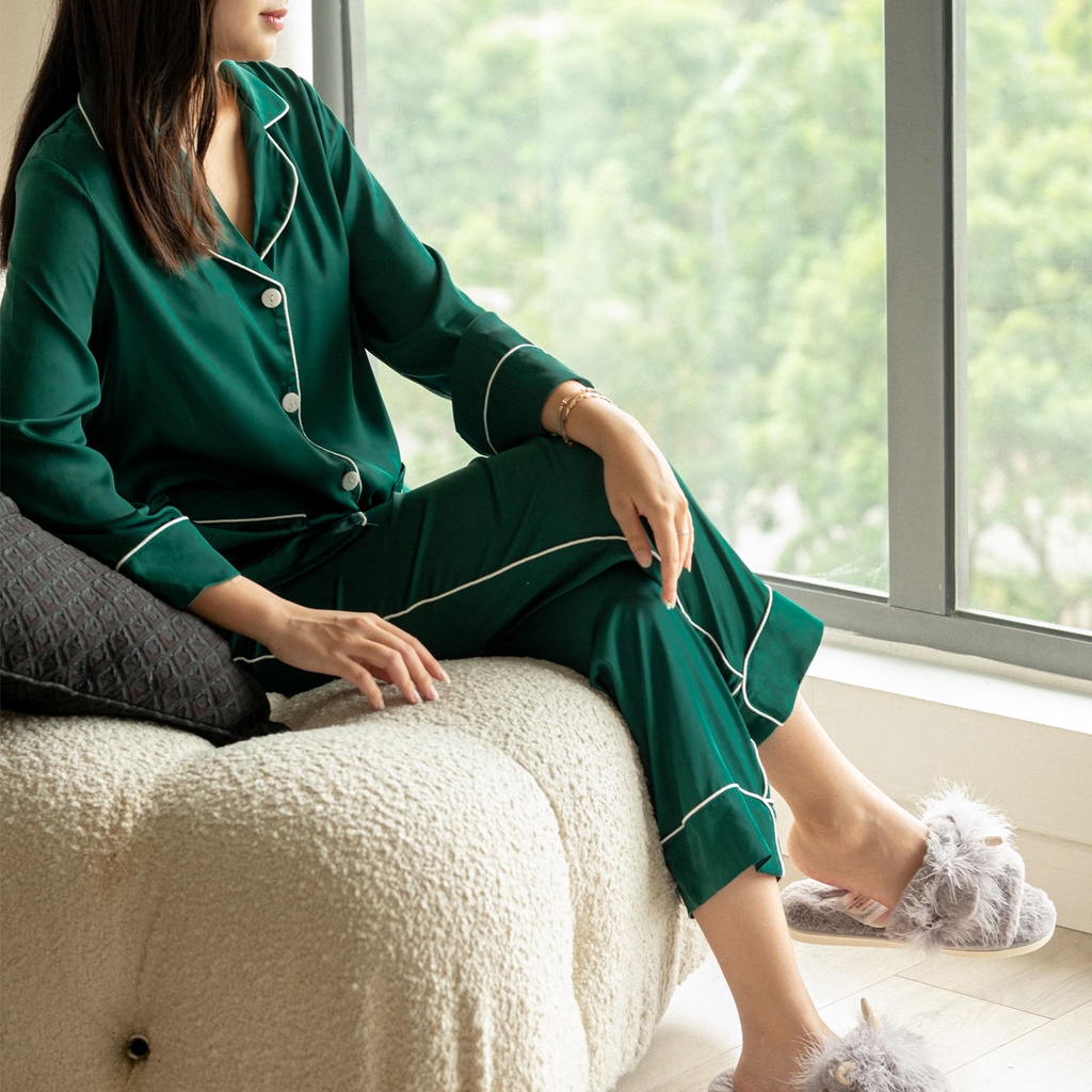 Bộ Pyjamas Nữ Mặc Nhà Áo Dài Quần Dài Chất Liệu Lụa Trơn Màu Xanh Martini Green LILAS BLANC