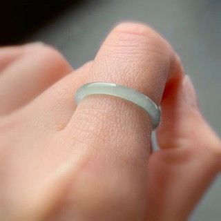 Nhẫn Ngọc Bích Mỏng Nhẹ Tự Nhiên