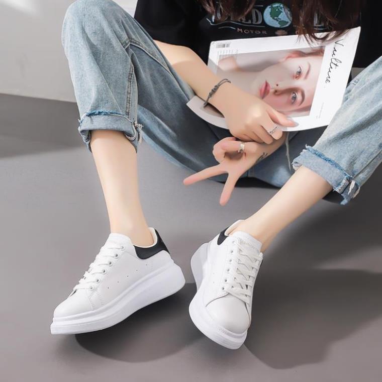 Giày Mc Queen, giầy thể thao nữ màu trắng đi học, độn đế, sneaker đế cao 4cm ! a