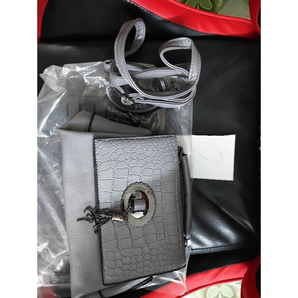 4. Thanh lý túi nữ