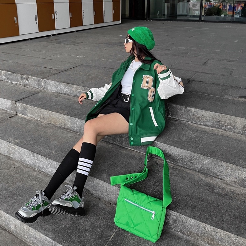 Áo khoác Varsity DC chất liệu dạ ép phối tay da chữ thêu xịn sò