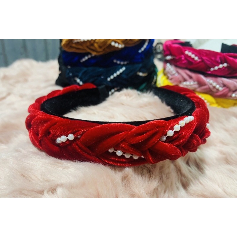 Bờm nhưng Tết dây ngọc