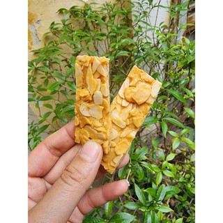 bánh ngói hạnh nhân