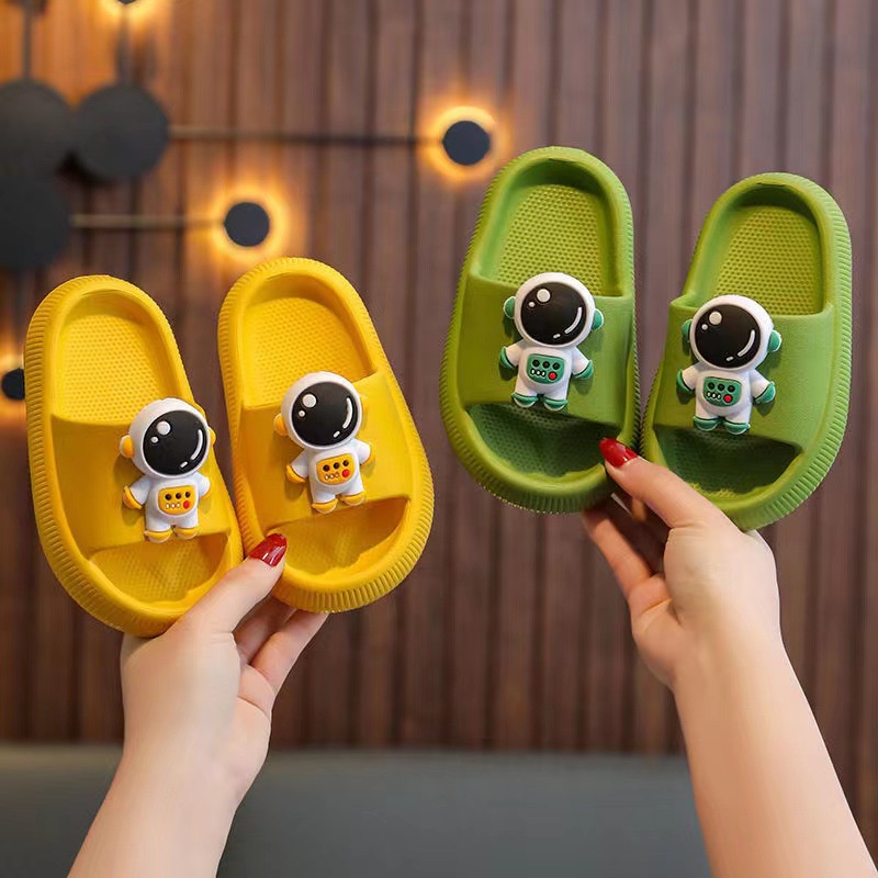 Dép Đi Trong Nhà Đế Dày Chống Trượt Họa Tiết Hoạt Hình Dễ Thương Cho Bé