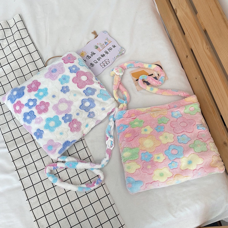 Túi Đeo Chéo Phủ Lông Họa Tiết Hoa Dễ Thương jp5