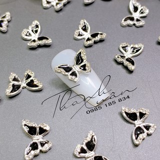 Charm bướm đen cao cấp