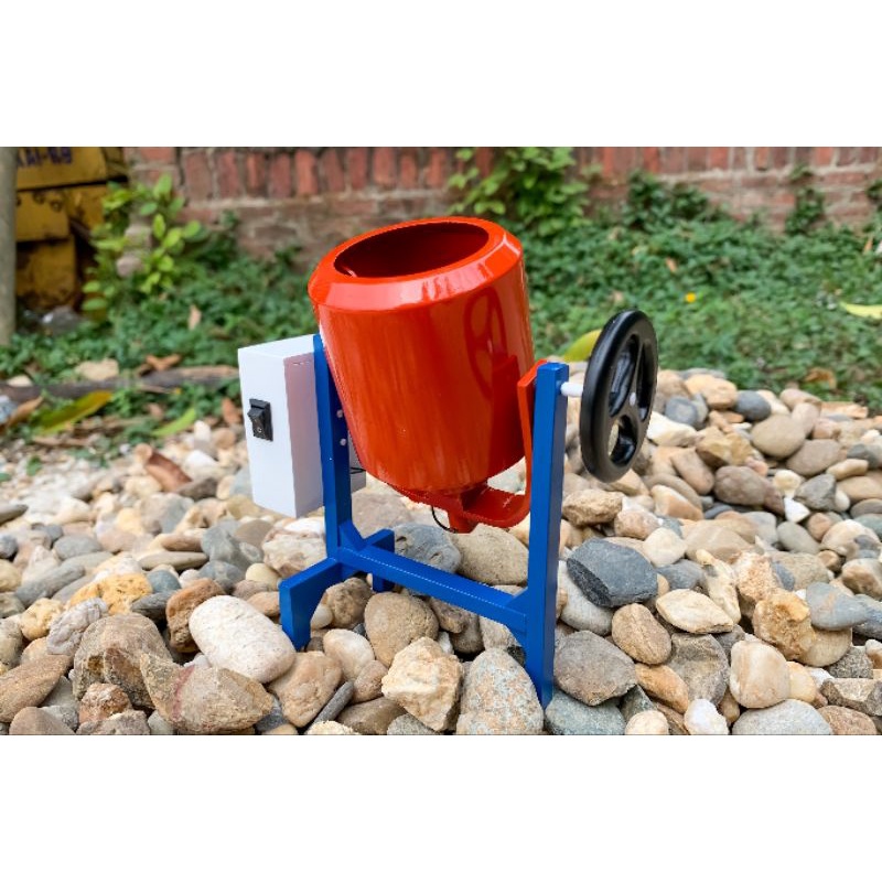 Máy trộn bê tông mini Tractor