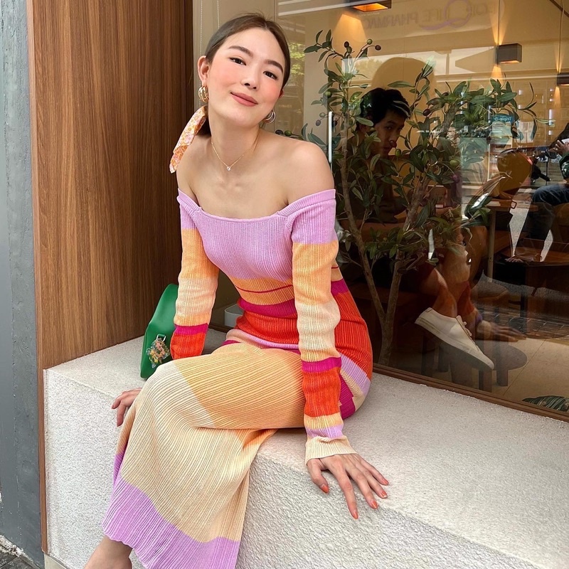 Đầm Dệt Kim Dài Tay Trễ Vai Họa Tiết Kẻ Sọc Màu Sắc Tương Phản Thời Trang Mùa Thu Cho Nữ