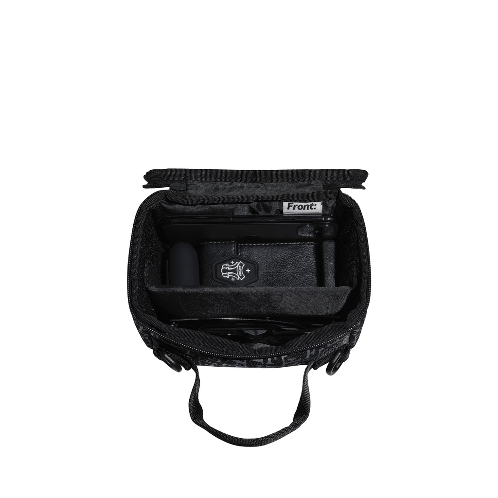 FRONT The Knight F Abundant Rectangle Shoulder Bag D123 - BLACK - M ♟ Túi đeo chéo FRONT chất liệu Polyester