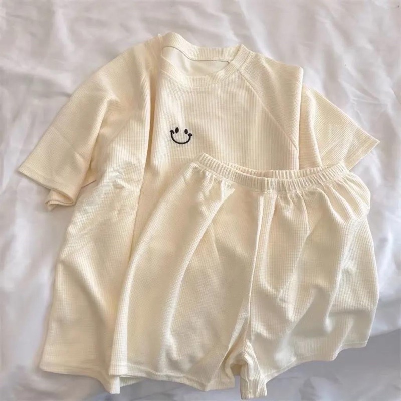 Set áo phông kèm quần đùi mặc nhà ulzzang hình mặt cười pastel phong cách Hàn Quốc