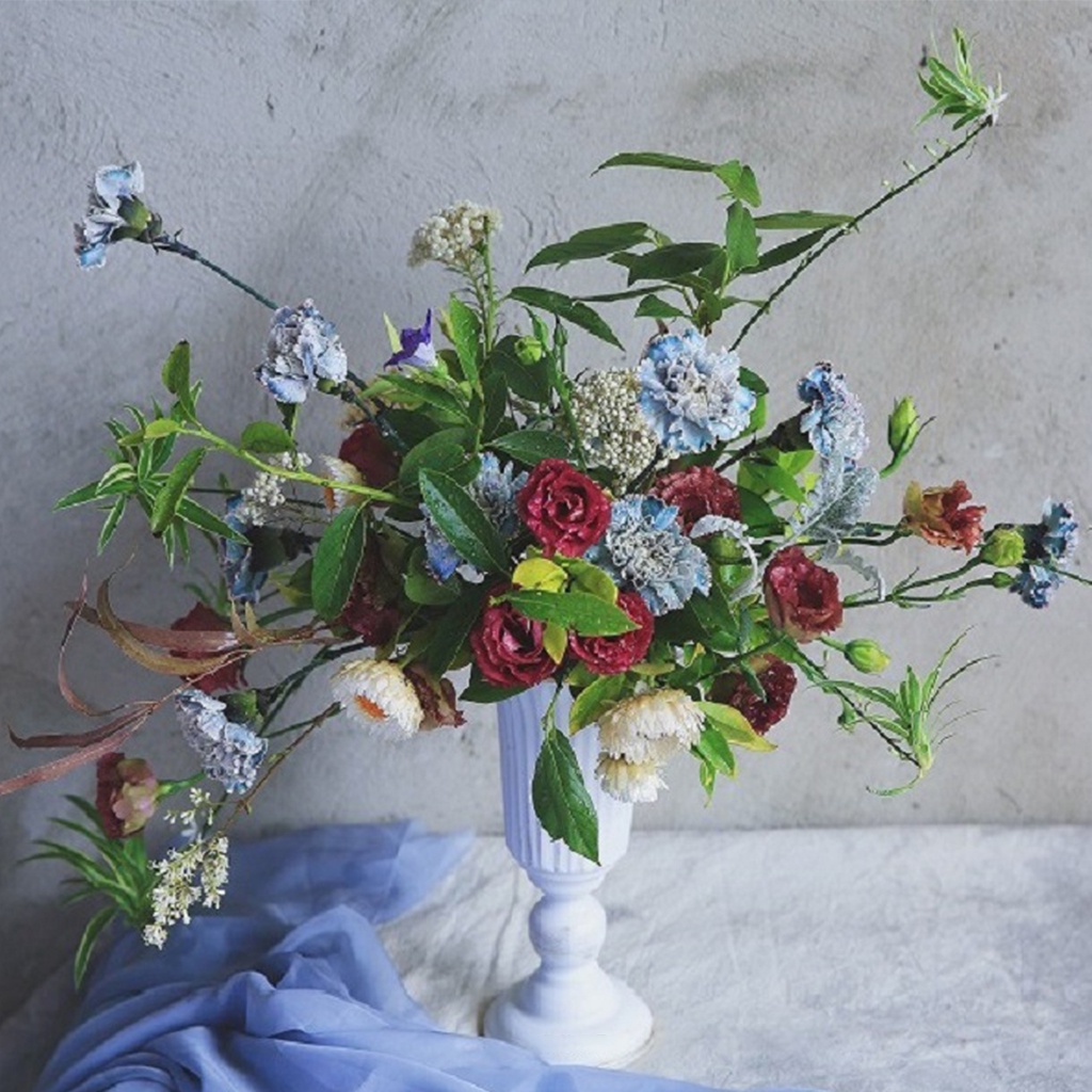 Chậu hoa bằng kim loại hình dạng ly rượu thủy tinh trang trí nhà cửa