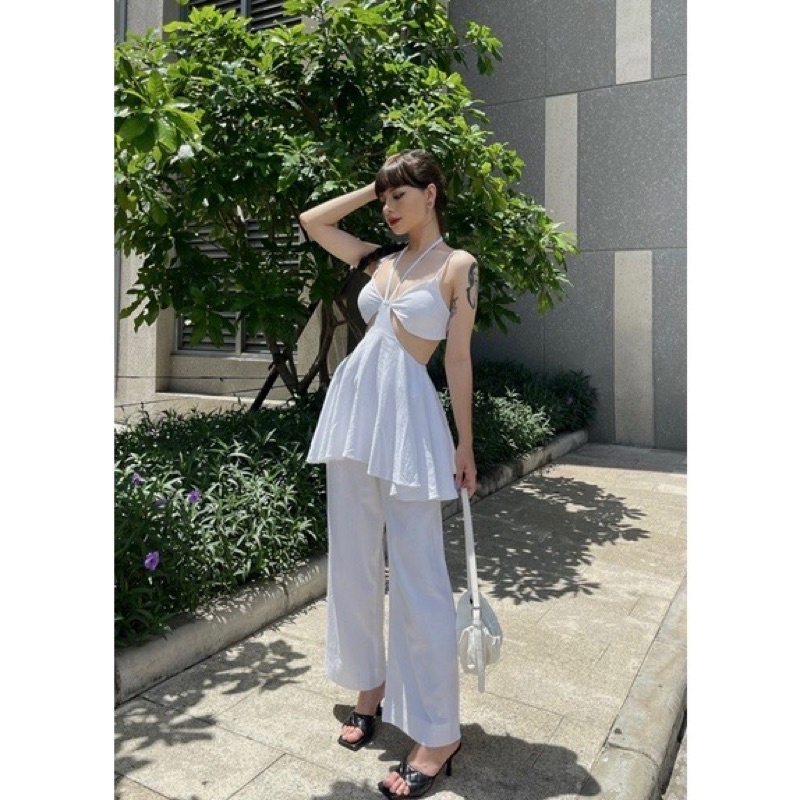 AOKElina SSet linen gồm áo 2 dây khoét eo và lưng sexy có mút ngực và quần dài. Pass new 100, còn tag