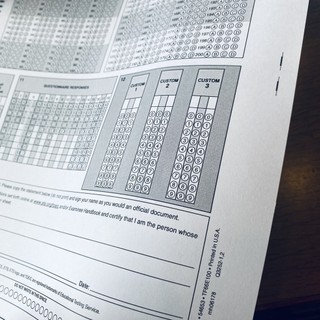 Xấp 20 tờ giấy thi TOEIC